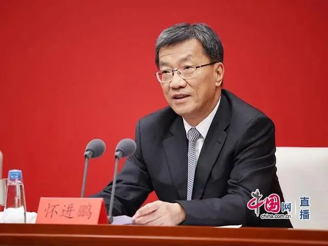 怀进鹏：打造中国版人工智能教育大模型